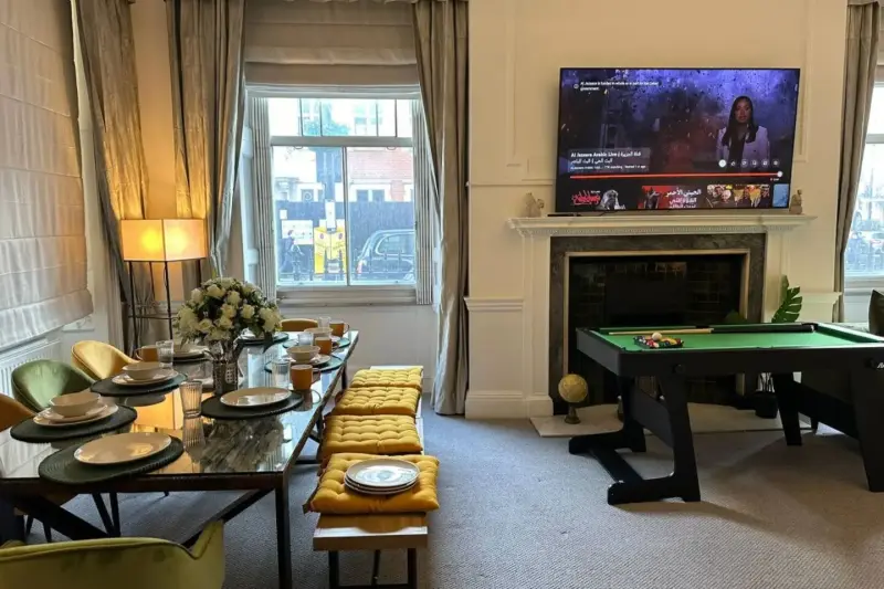 Chic Urban Haven in Mayfair